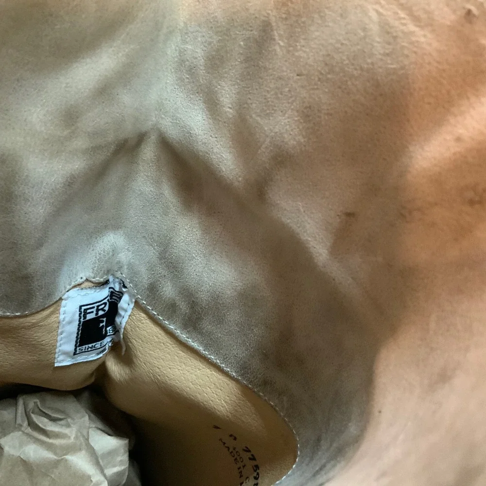 Frye Jane Tall Cuff Boot Distressed Cream Leather Equestrian Block Heel EUC 7B